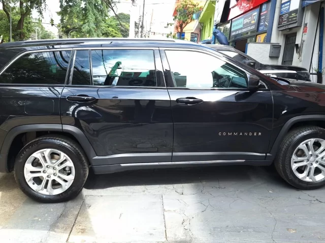 JEEP COMMANDER - Imagem 6