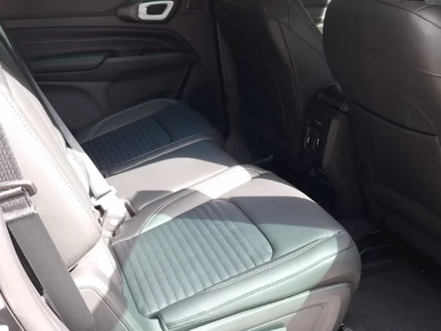JEEP COMMANDER - Imagem 12