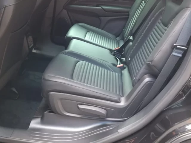 JEEP COMMANDER - Imagem 13
