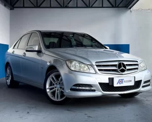 MERCEDES-BENZ C 180 - Não Blindado - Ano 2011/2012 - KM 100.000